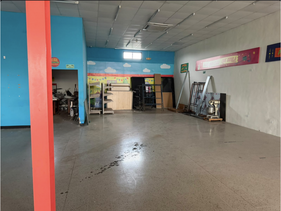 LOCAL COMERCIAL / LA VILLA / 400M / PLANTA BAJA / SOBRE VIA PRINCIPAL - 3