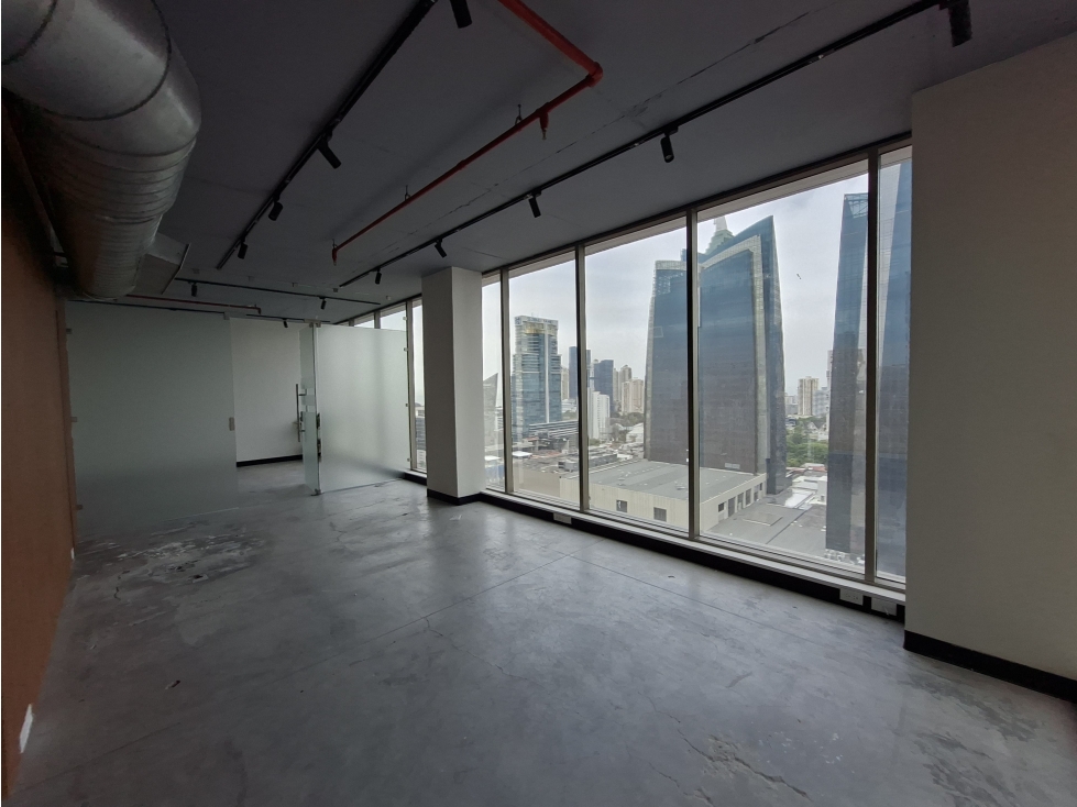 OFICINA / OBARRIO / TWIST TOWER / 74M / CON DIVISIONES / PISO ALTO
