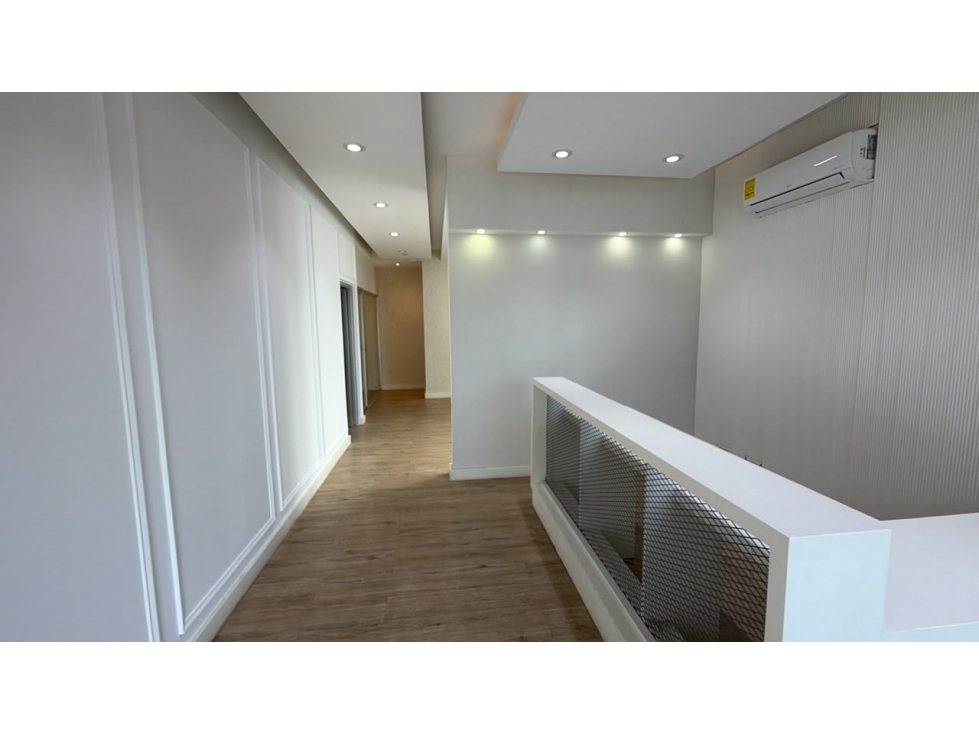 OFICINA / PARQUE LEFEVRE / 90M / 1 BAÑO / 5 PARKING / ACABADOS DE LUJO - 1