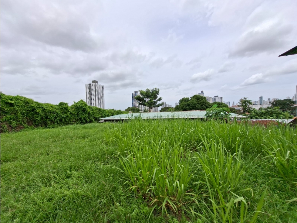 SE VENDE TERRENO SEMI-PLANO RIO ABAJO 633M AMPLIO ZONIFICACION 1R4/R4