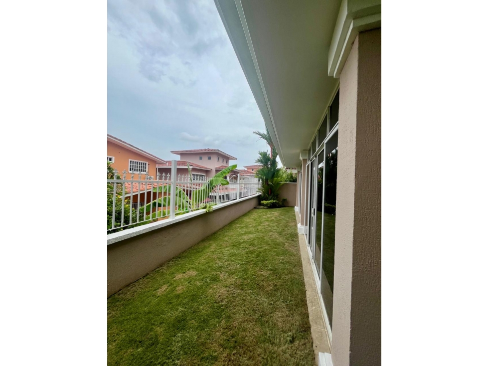 SE VENDE HERMOSA CASA 2 NIVELES 341 M2 EN ALTOS DEL COUNTRY — foto 3