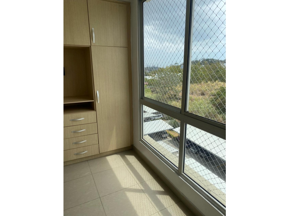 SE VENDE APARTAMENTO 97M EN CONDADO DEL REY PH ROKAS CON BALCÓN — foto 2