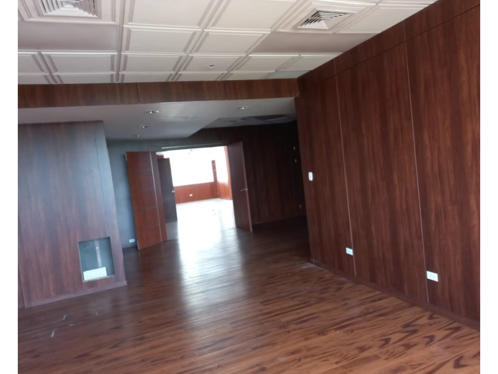 BALBOA PLAZA / AV BALBOA / DIVISIONES / 230M / VACIO / PISO BAJO — foto 2