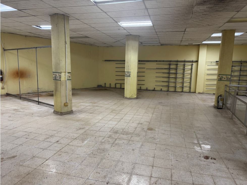 LOCAL / AVENIDA ANCON / 1485M / BODEGA / OFICINAS / ANDEN / VACIO - 6
