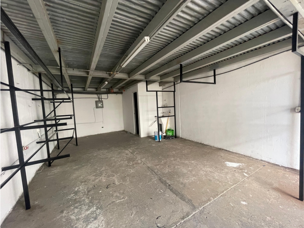 GALERA / PUEBLO NUEVO / 80M2 / MEZZANINE / ESPACIO AMPLIO - 4