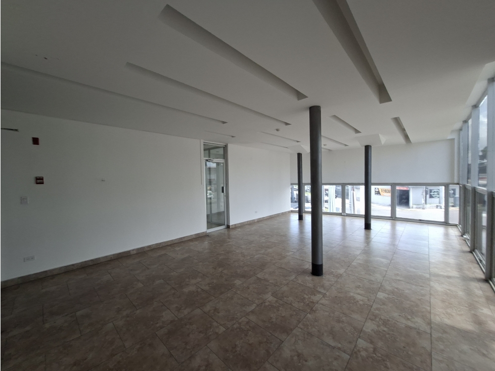 SE ALQUILA LOCAL PARQUE LEFEVRE 140M 2 BAÑO CON AIRE ACONDICIONADO — foto 3