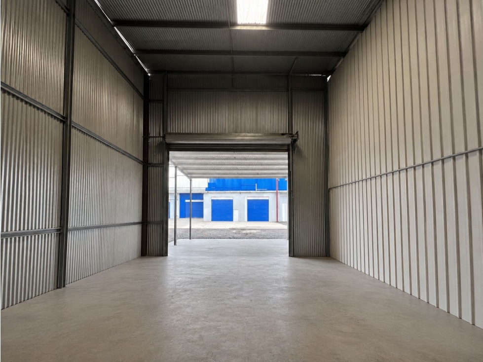 TOCUMEN / PARQUE INDUSTRIAL / GALERA COMERCIAL / 180M / ALTA SEGURIDAD - 4