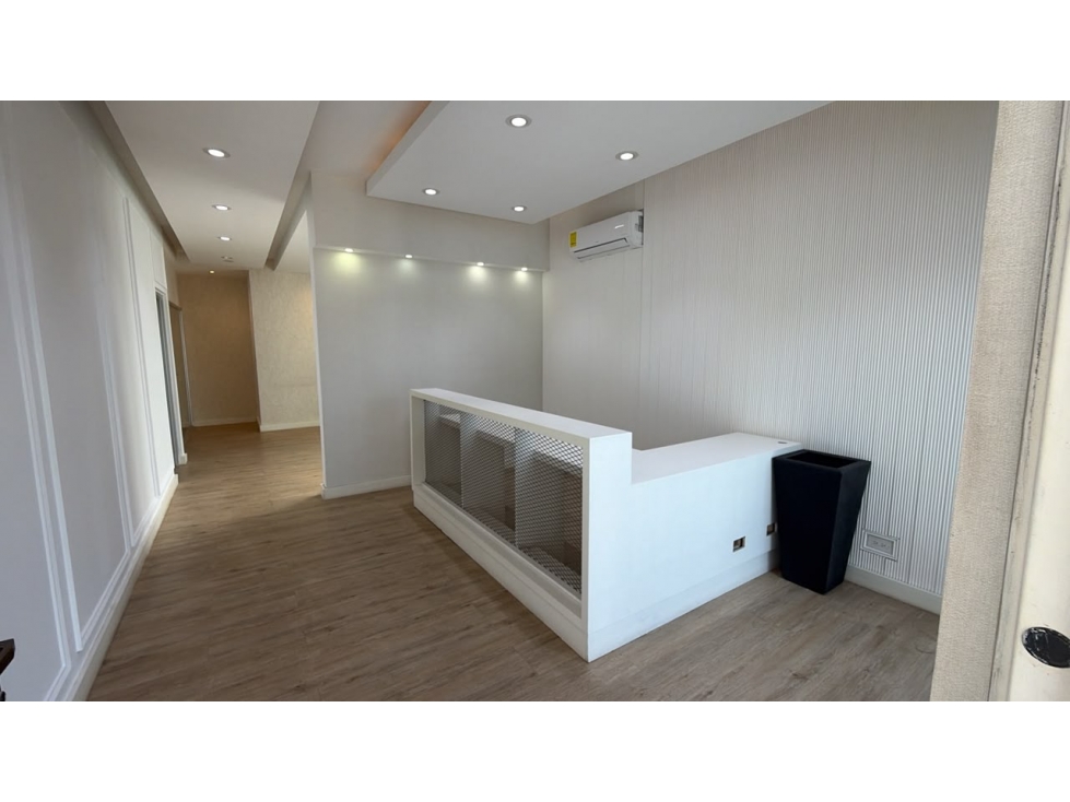 SE ALQUILA AMPLIA OFICINA PARQUE LEFEVRE 90M 1 BAÑO 5 PARKING - 5