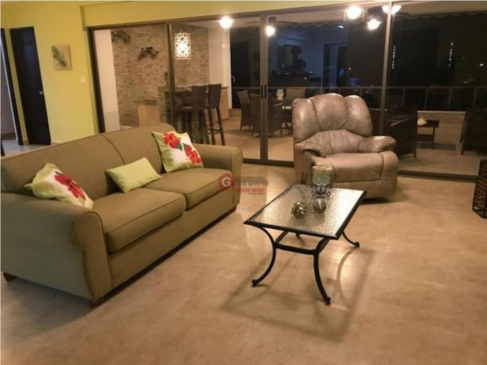 SE VENDE APARTAMENTO EN PUNTA BARCO RESORT 220 M2 CON PISCINA