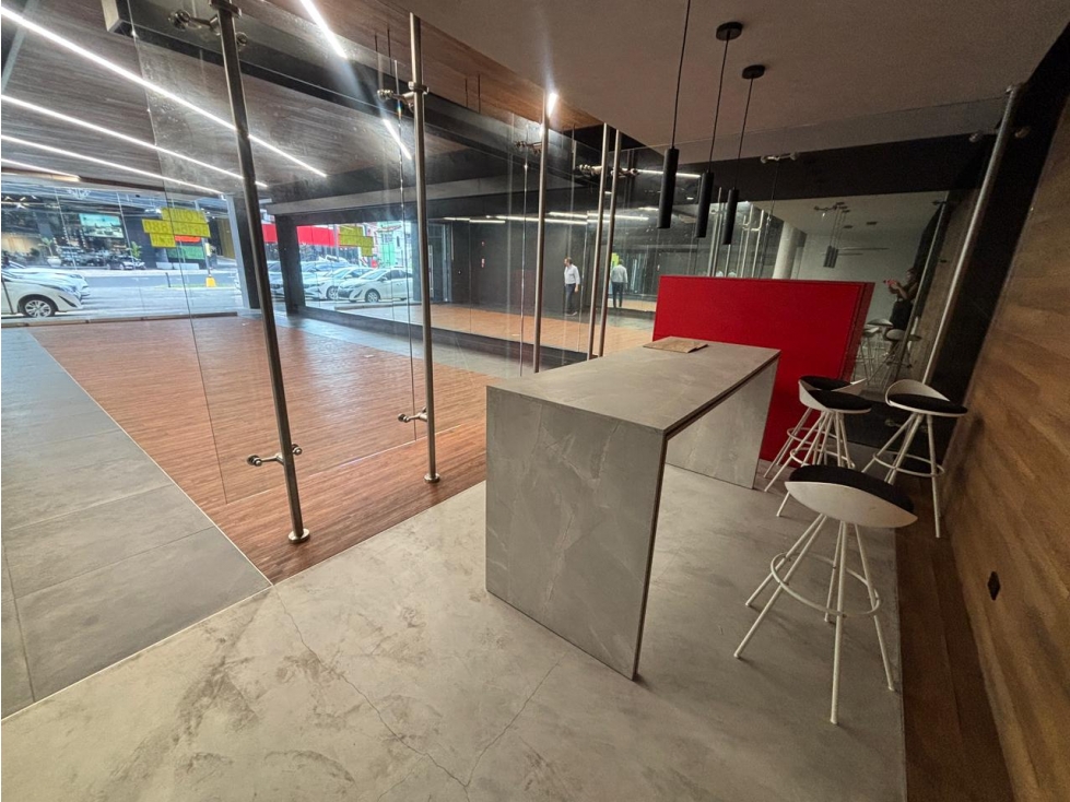 OFICINA / CALLE 50 / GALERIA 50 / 300M2 / 2 NIVELES / SOBRE VIA
