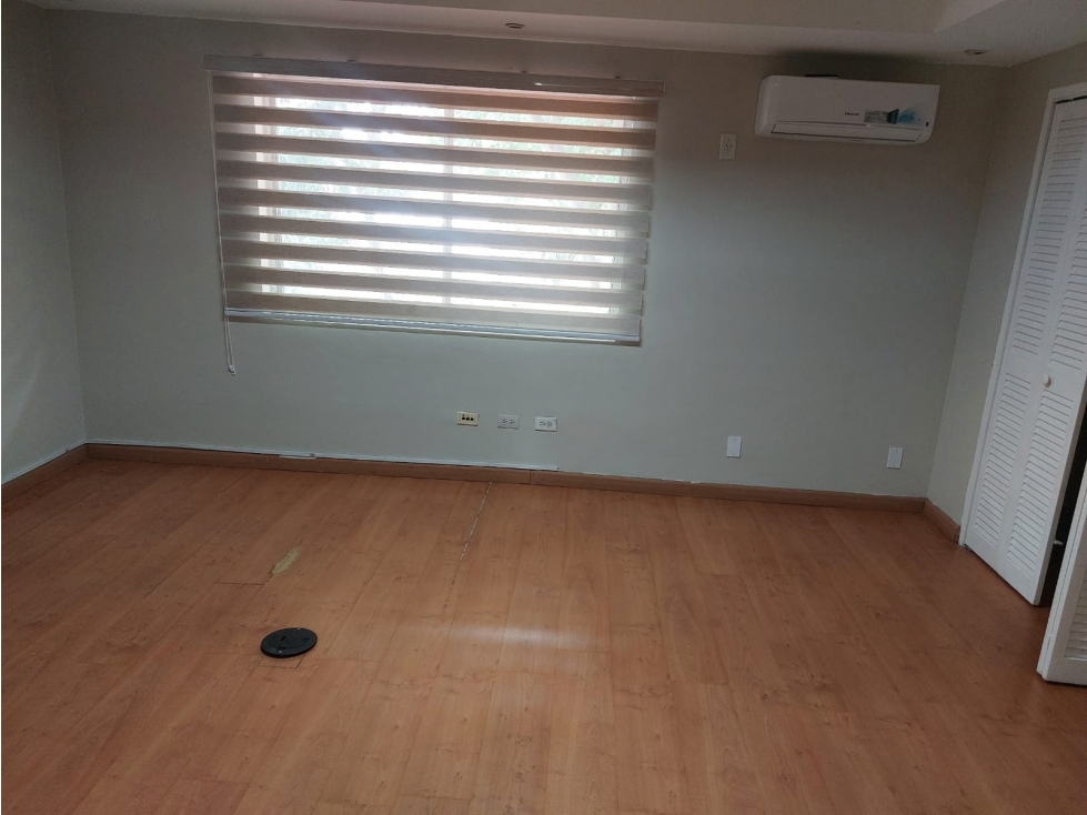 SE ALQUILA OFICINA EN ANCON BALBOA LA BOCA 260M CON AIRE ACONDICIONADO — foto 6