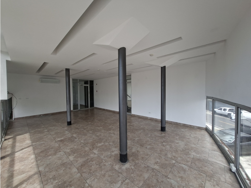 LOCAL/ PARQUE LEFEVRE / 140M / 2 BAÑO / 4 PARKING / AIRE ACONDICIONADO — foto 6
