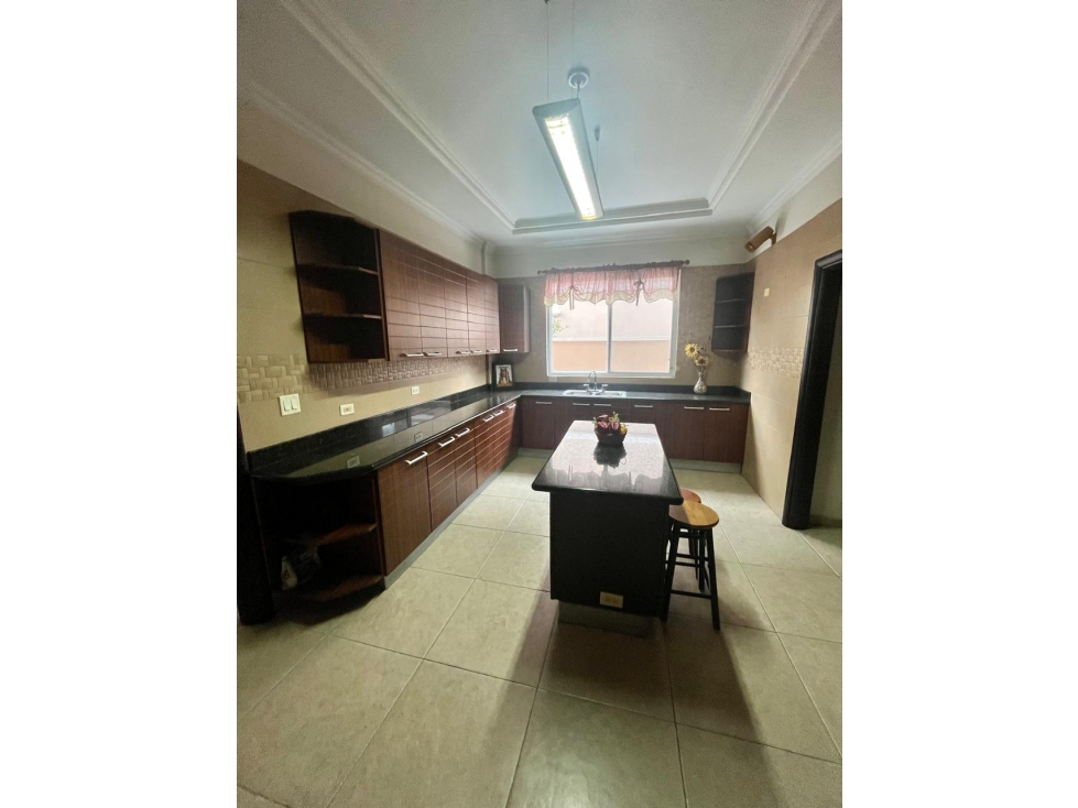 SE VENDE HERMOSA CASA 2 NIVELES 341 M2 EN ALTOS DEL COUNTRY — foto 5