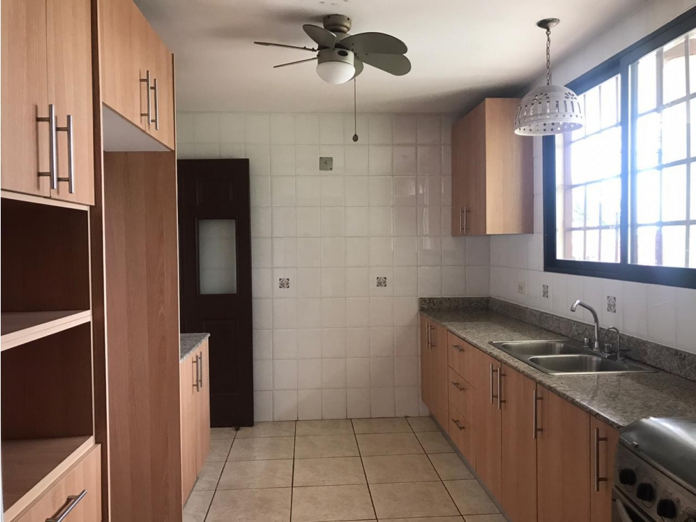 BRISAS DEL GOLF / 463 M2 / 5 HABITACION / 2 PARKING / ESQUINA / DUPLEX — foto 6