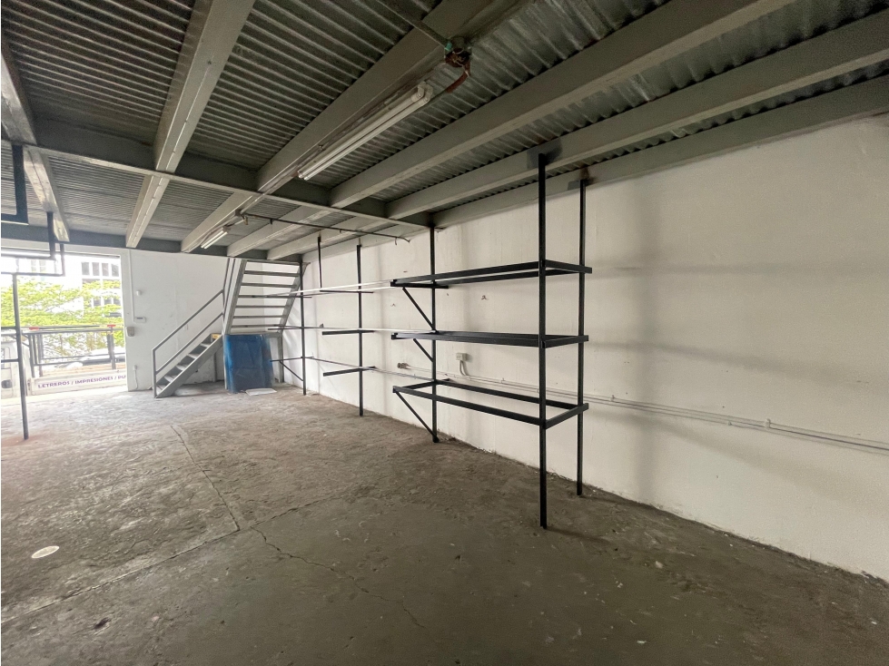 GALERA / PUEBLO NUEVO / 80M2 / MEZZANINE / ESPACIO AMPLIO - 5