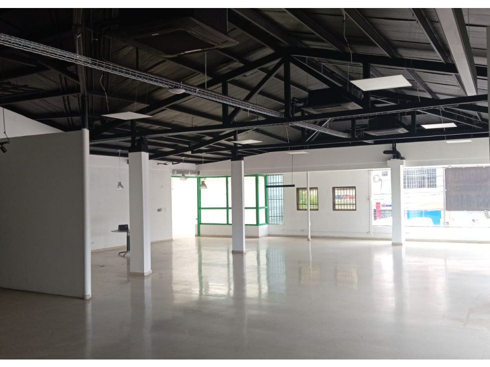 VISTA HERMOSA / LOCAL COMERCIAL / 860M / 12 PARKING / SOBRE VIA - 1