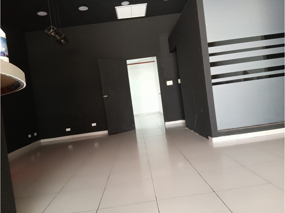 LOCAL / BRISAS DEL GOLF / 130M / SIN DIVISIONES / PLANTA BAJA — foto 6