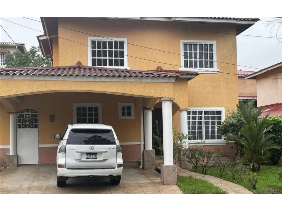 SE VENDE CASA 300 M2 EN CHORRERA ALTOS DE MARIA LETICIA DUPLEX