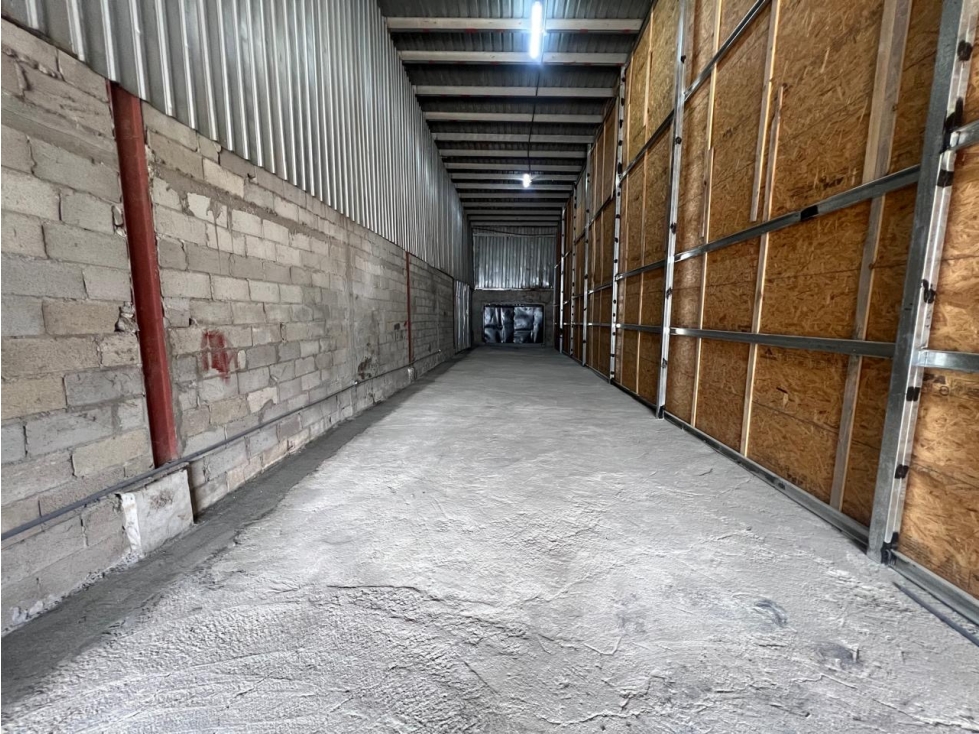 TOCUMEN / PARQUE INDUSTRIAL / GALERA COMERCIAL / 180M / AMPLIO - 1