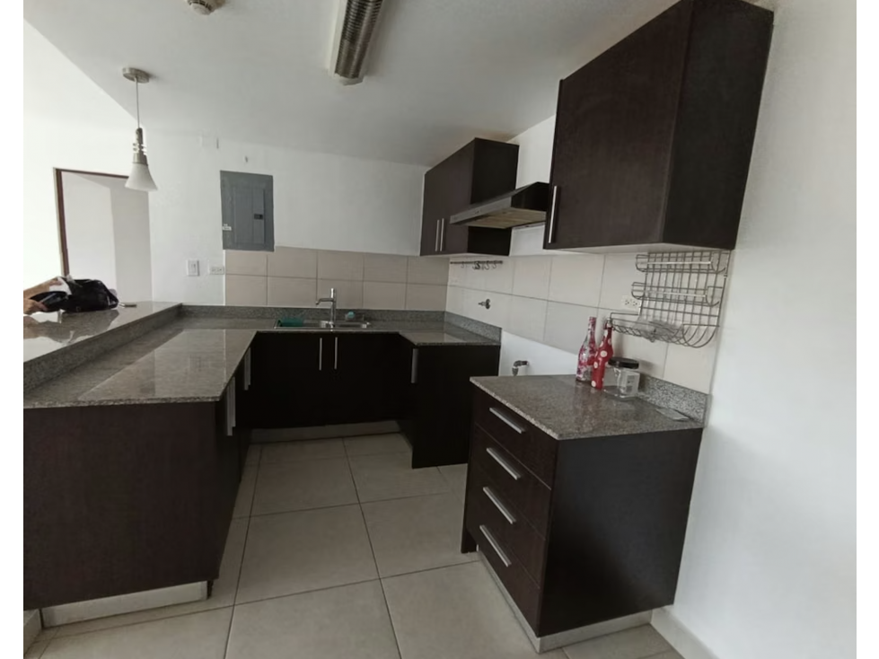 SE ALQUILA APARTAMENTO 100M EN PANAMA PACIFICO PH MIDRISE VACIO — foto 5