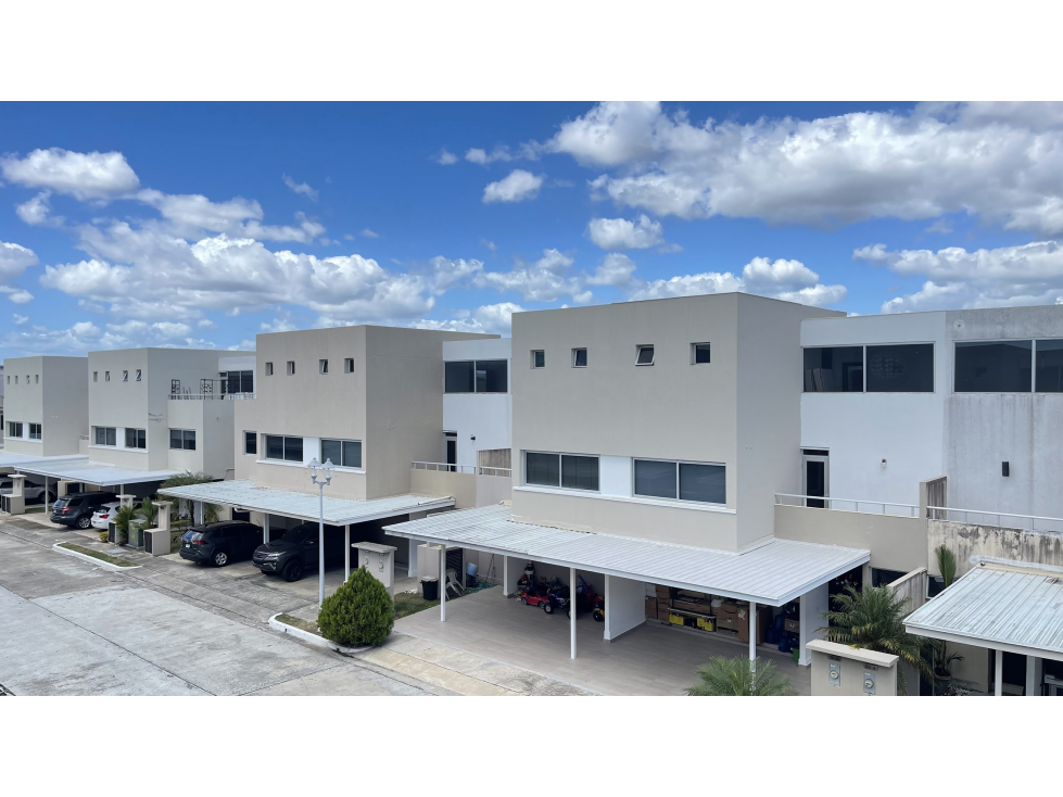 SE VENDE CASA COSTA SUR COSTA SUR VILLAGE 292M 3 HABITACION 3 NIVELES