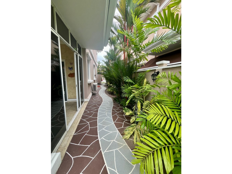 SE VENDE HERMOSA CASA 2 NIVELES 341 M2 EN ALTOS DEL COUNTRY — foto 6