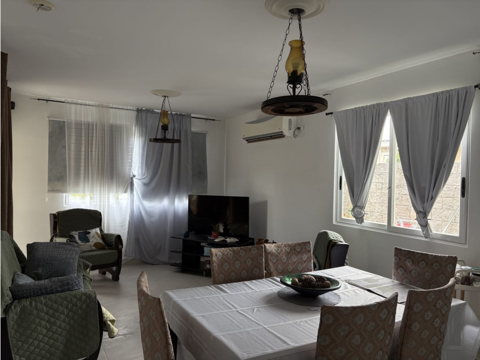 SE VENDE HERMOSA CASA DE 3 HABITACION EN PARAISO VILLAGE CORONADO / AG