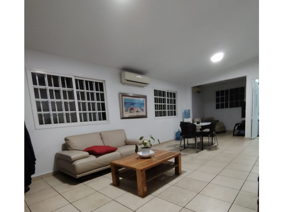 VENTA DE CASA EN BRISAS DEL GOLF DE 3 HABITACIONES CON 2 TERRAZAS — foto 4
