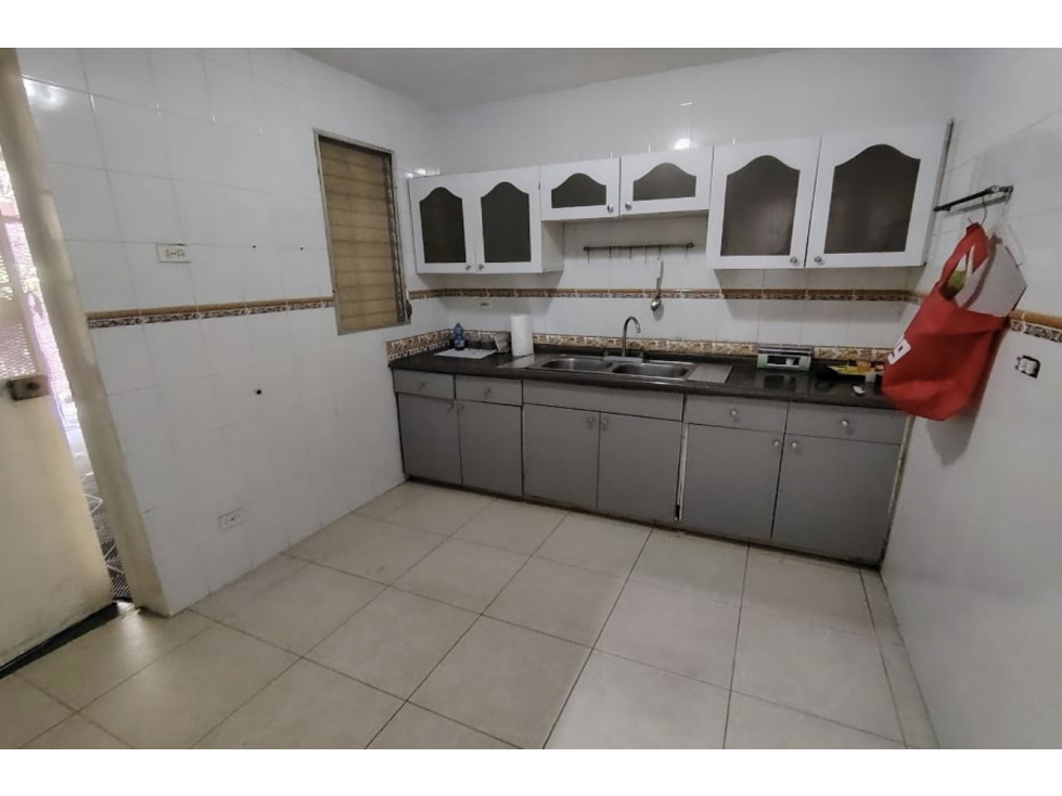 SE VENDE CASA EN LAS CUMBRES URB. SAN ANDRES FRENTE AL METRO — foto 5