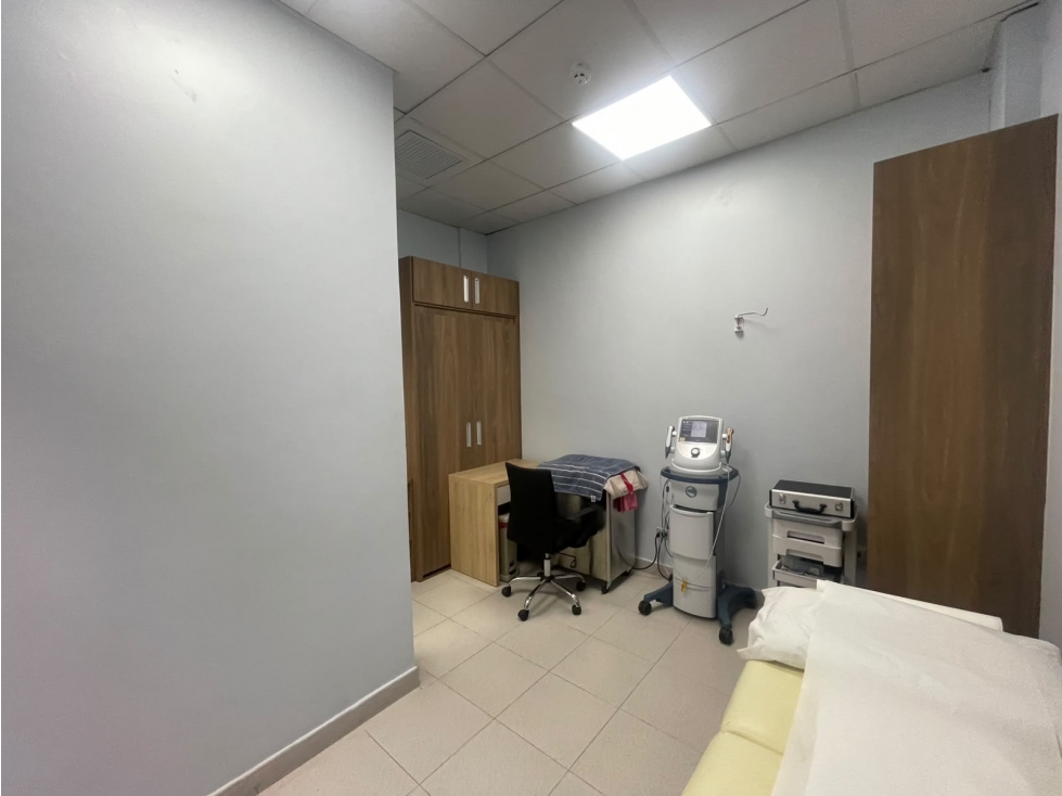 SE ALQUILA CONSULTORIO MEDICO EN PACÍFICA SALUD DE 27M AMOBLADO - 2