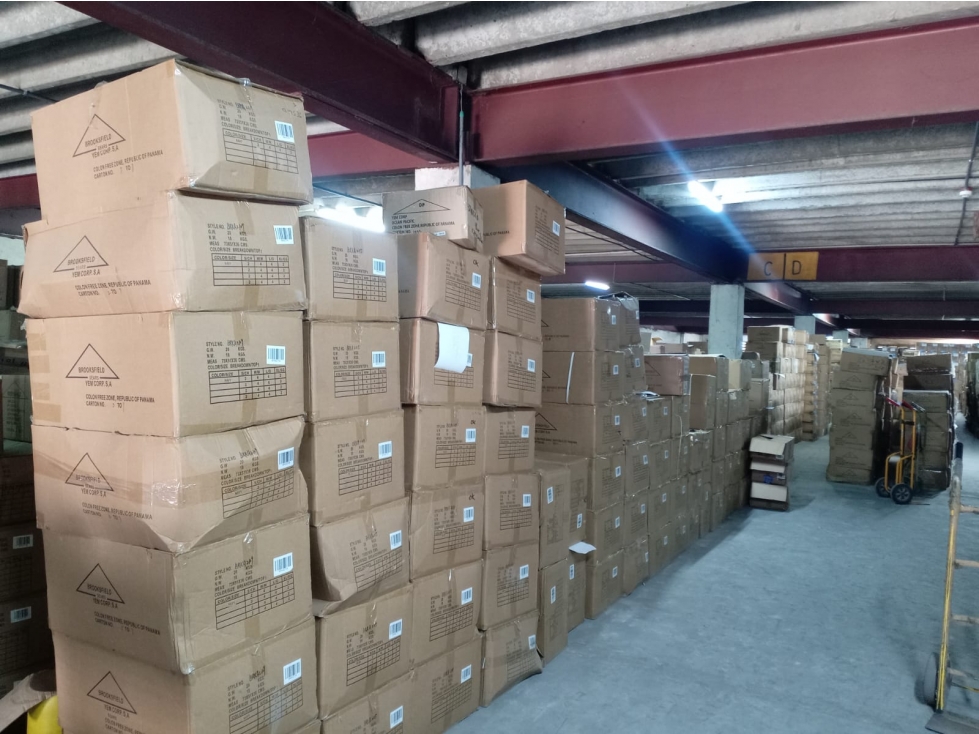 SE ALQUILA GALERA COMERCIAL COLON ZONA LIBRE 2000M MEZANINE 2 NIVELES — foto 5