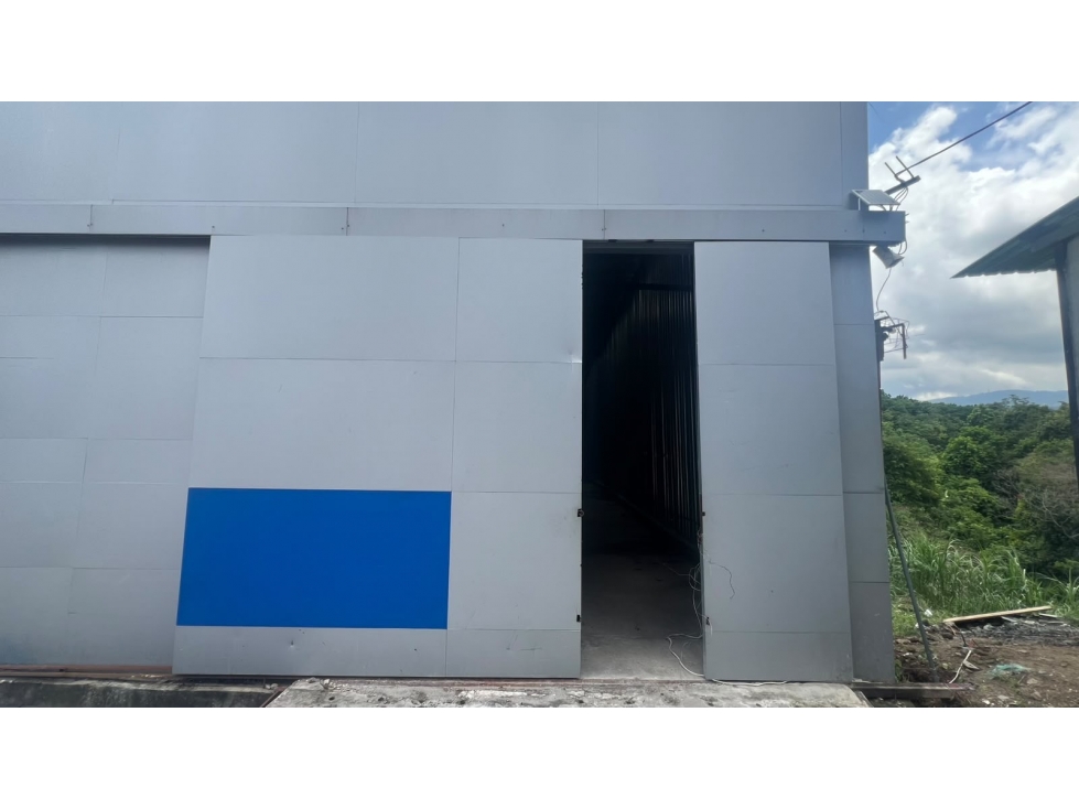 LAS MAÑANITAS / PARQUE INDUSTRIAL / 200M / GALERA COMERCIAL - 6