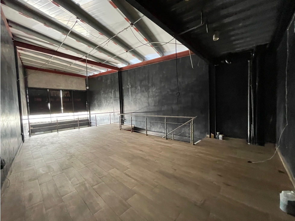 LOCAL / TUMBA MUERTO / MIDTOWN PLAZA / 154M / VACIO / MEZZANINE — foto 6