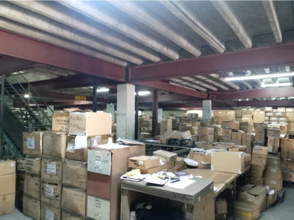 SE ALQUILA GALERA COMERCIAL COLON ZONA LIBRE 2000M MEZANINE 2 NIVELES — foto 6