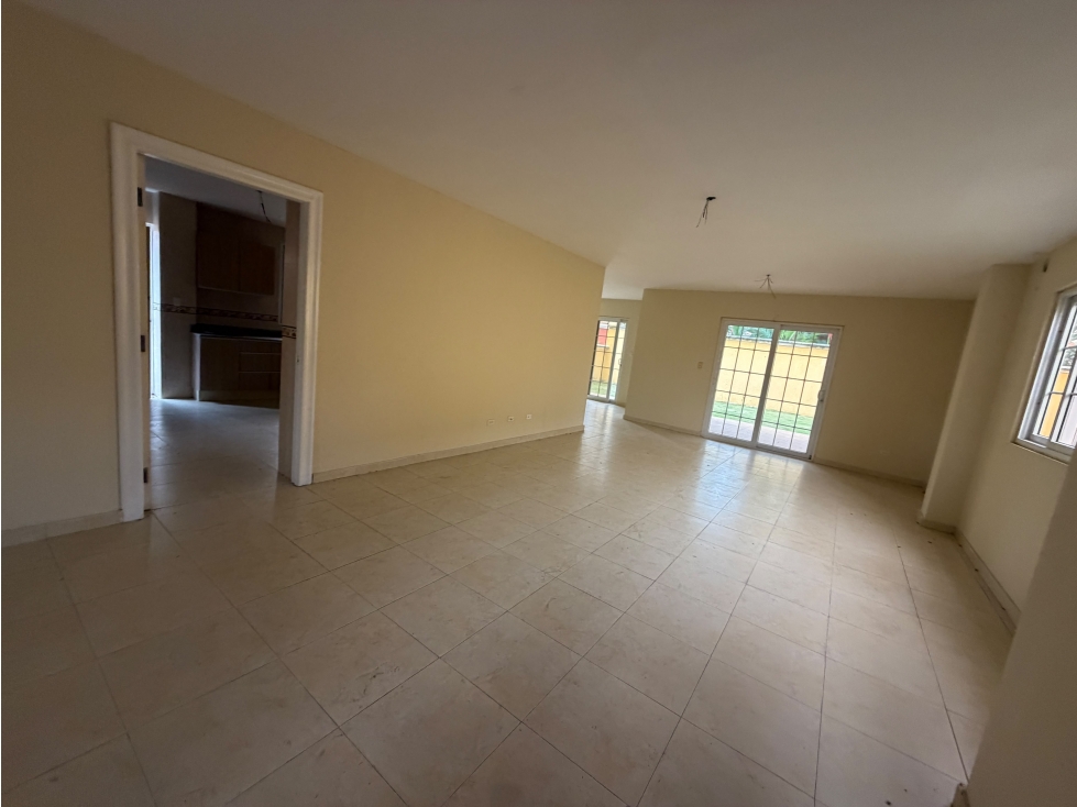SE VENDE CASA ANCON LAS HUACAS RAINFOREST VILLAS 550M A ESTRENAR — foto 3