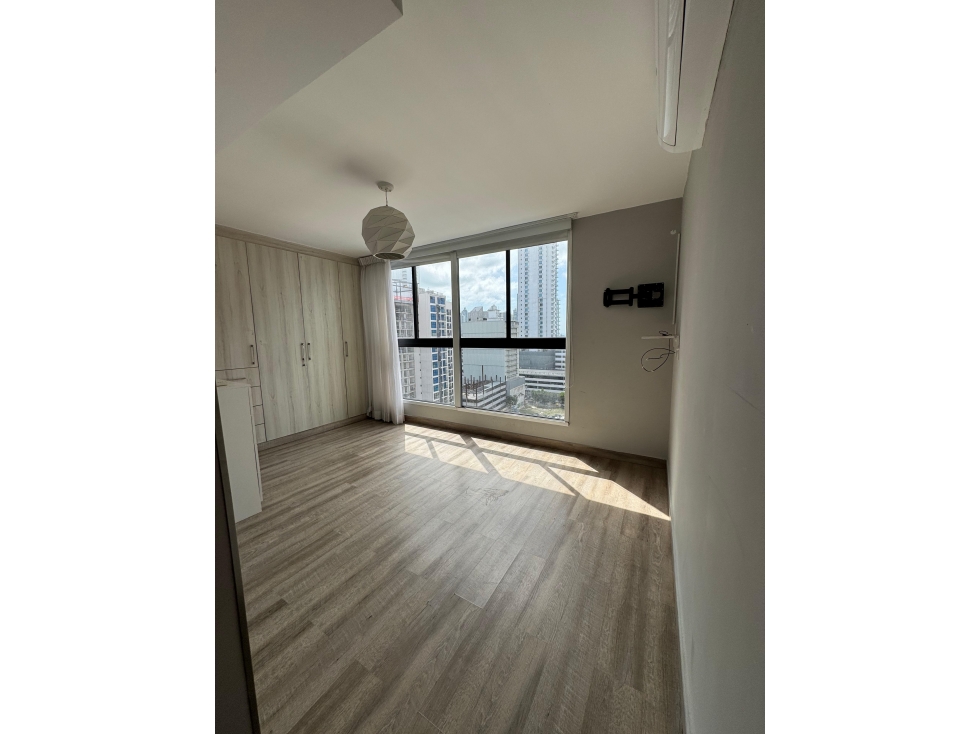 SE VENDE APARTAMENTO 130 M2 EN BELLA VISTA BALBOA BAY CON BALCON — foto 3