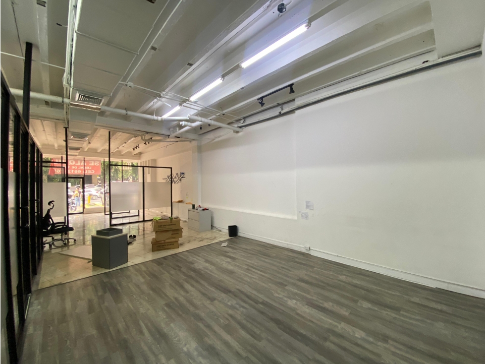 LOCAL / OBARRIO / EDIFICIO CENTRAL / 157 M2 / 4 PARKING / VACIO
