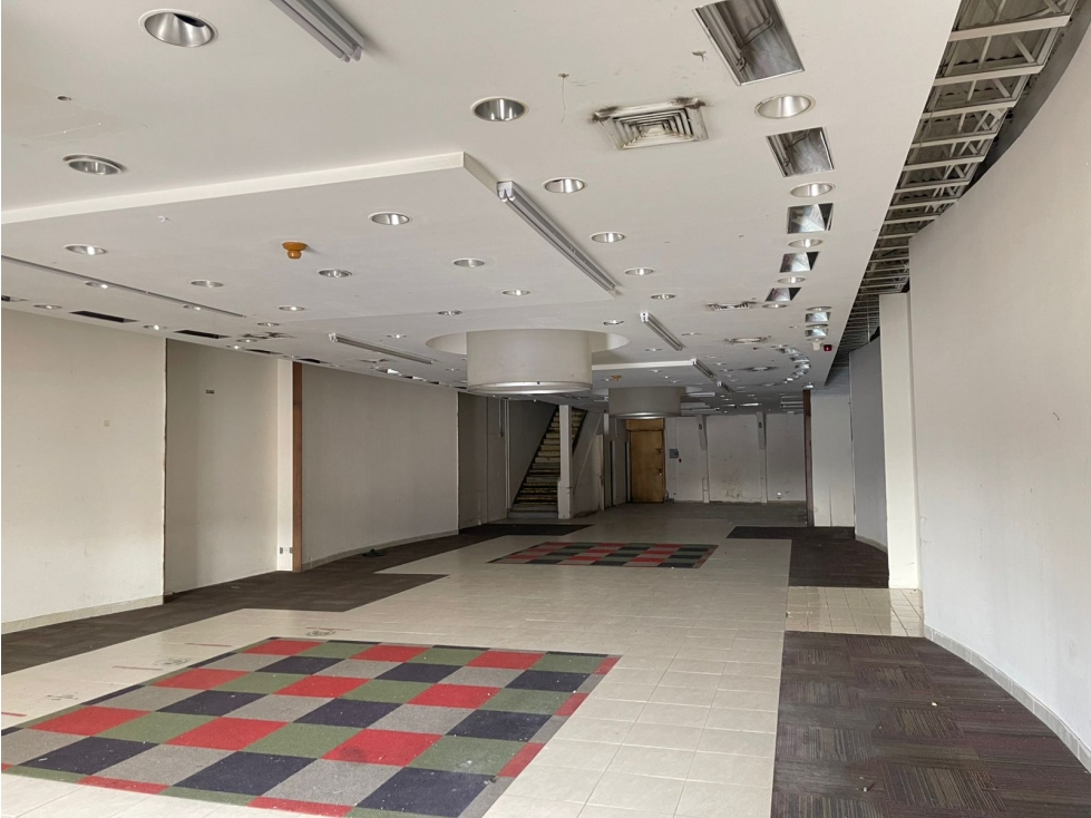 LOCAL COMERCIAL / LOS PUEBLOS / JUAN DIAZ / 570M / 2 NIVELES