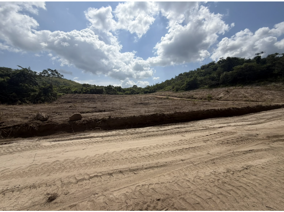 SE VENDE TERRENO 762M EN CHAME EL CALVARIO VIA A LA LAGUNA