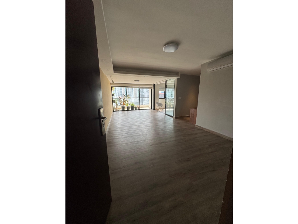 SE VENDE APARTAMENTO 130 M2 EN BELLA VISTA BALBOA BAY CON BALCON