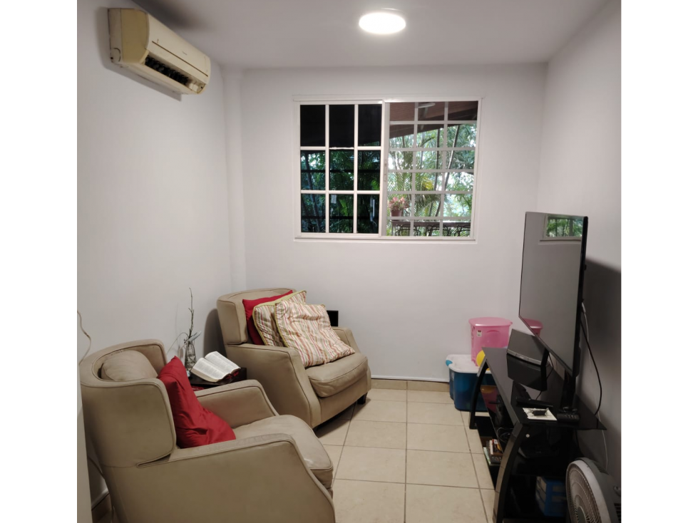 VENTA DE CASA EN BRISAS DEL GOLF DE 3 HABITACIONES CON 2 TERRAZAS — foto 5