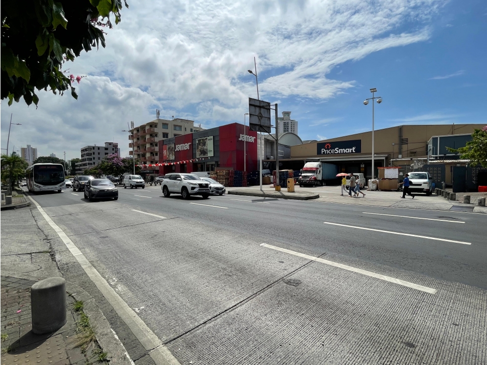 SE VENDE TERRENO COMERCIAL SOBRE LA VIA ESPAÑA IDEAL PARA INVERSION — foto 4