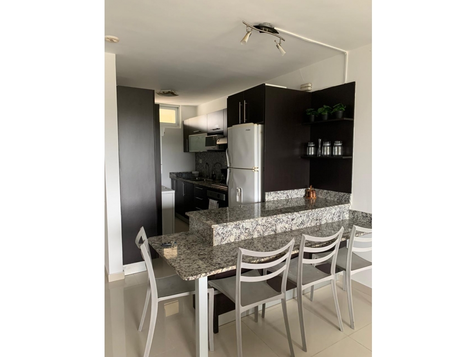 SE VENDE APARTAMENTO ANCON ALTAMIRA GARDENS 75M BALCON AMOBLADO — foto 3