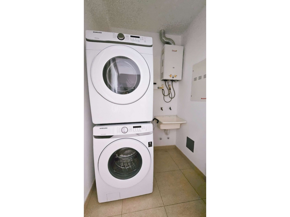 AVE. BALBOA / WATERS ON THE BAY / 109M / AMOBLADO / VISTA AL MAR — foto 4
