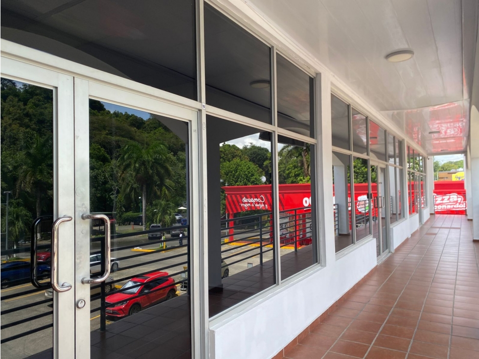 ALBROOK / LOCAL / 108M / DIVISIONES / CON ACABADOS / SOBRE VIA YH