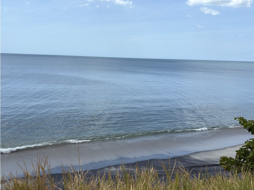 SE VENDE TERRENO FRENTE AL MAR EN CORONADO IDEAL PARA DESARROLLO