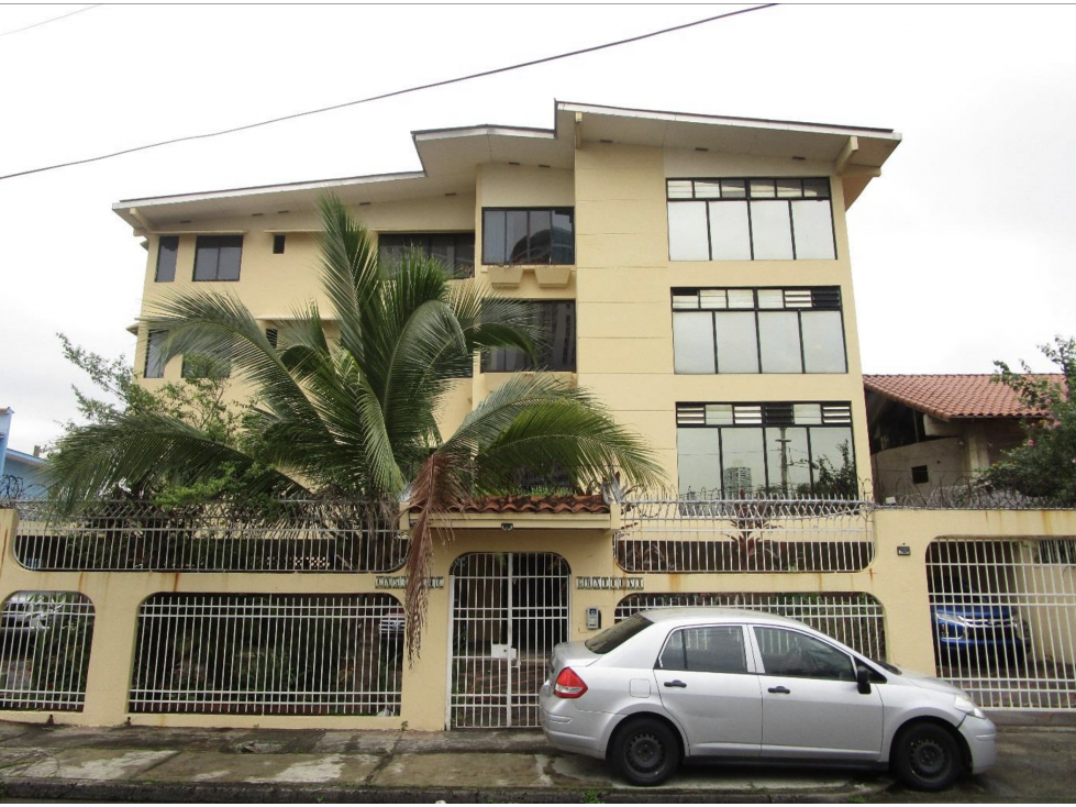 SE VENDE APARTAMENTO EN COCO DEL MAR PH VILLA GRACIELA CON TERRAZA