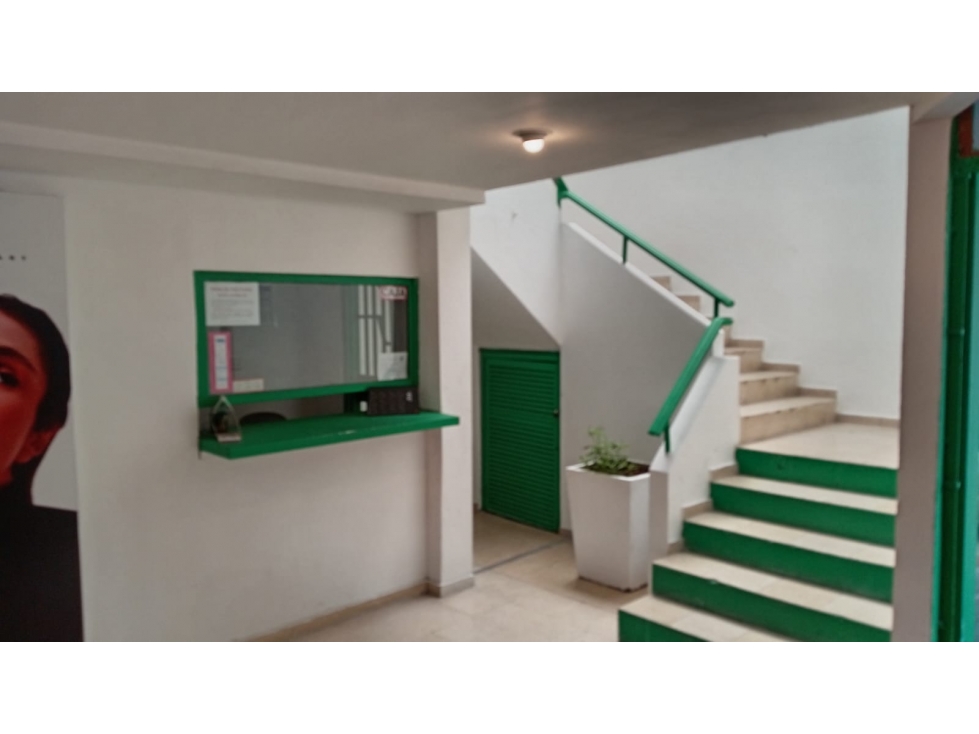 VISTA HERMOSA / LOCAL COMERCIAL / 860M / 12 PARKING / SOBRE VIA - 5