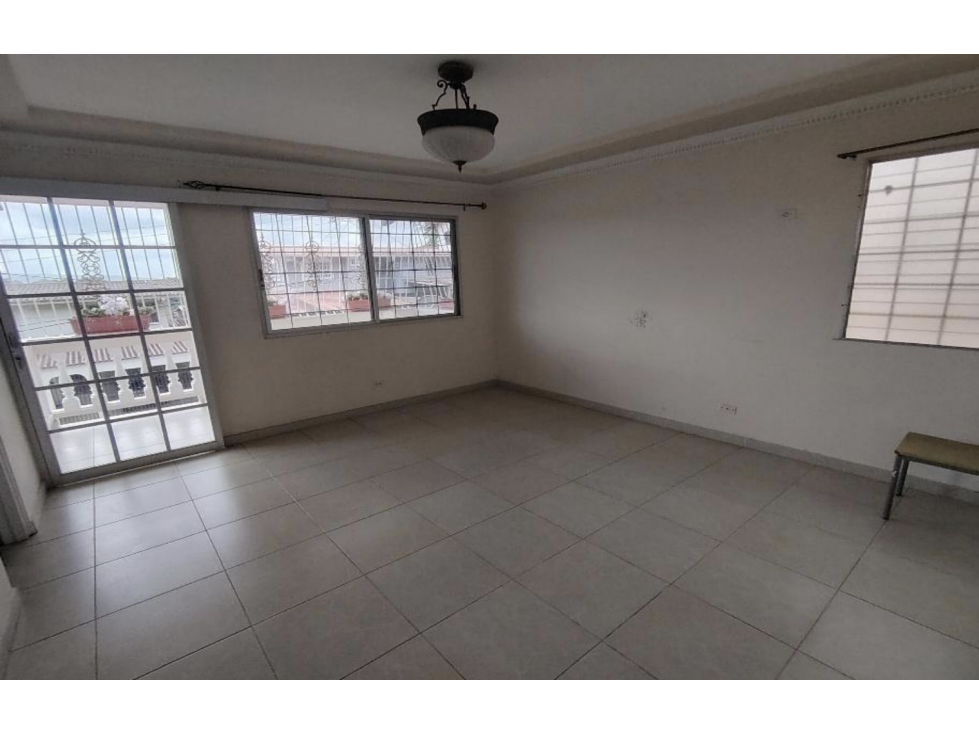 SE VENDE CASA EN LAS CUMBRES URB. SAN ANDRES FRENTE AL METRO — foto 4