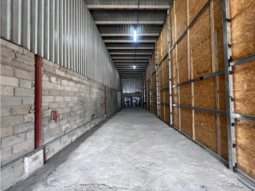 TOCUMEN / PARQUE INDUSTRIAL / GALERA COMERCIAL / 180M / AMPLIO - 2